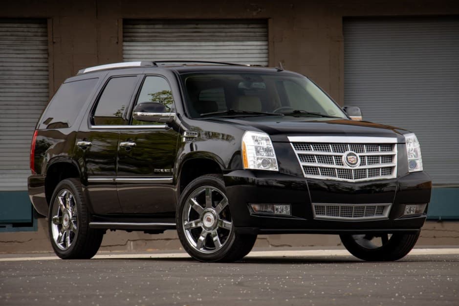 2009 Cadillac Escalade & EXT GMT900 (2007-2014) sold for $27,000