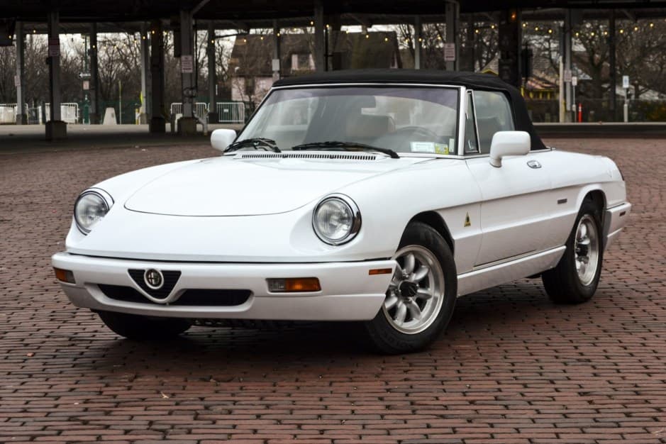 1991 Alfa Romeo 105/115 Spider Series 4 sold for $24,000