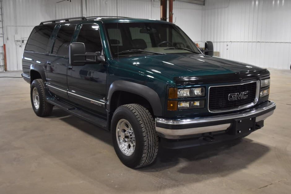 1996 GMC Suburban (GMT400 1992-1999) sold for $20,000