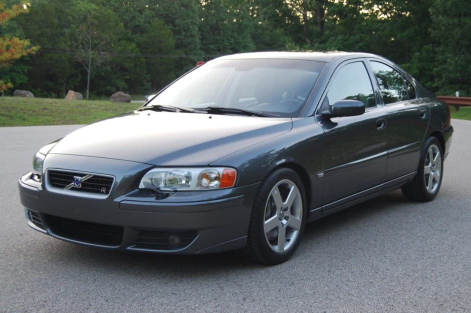 2005 Volvo S60R sold for $19,250