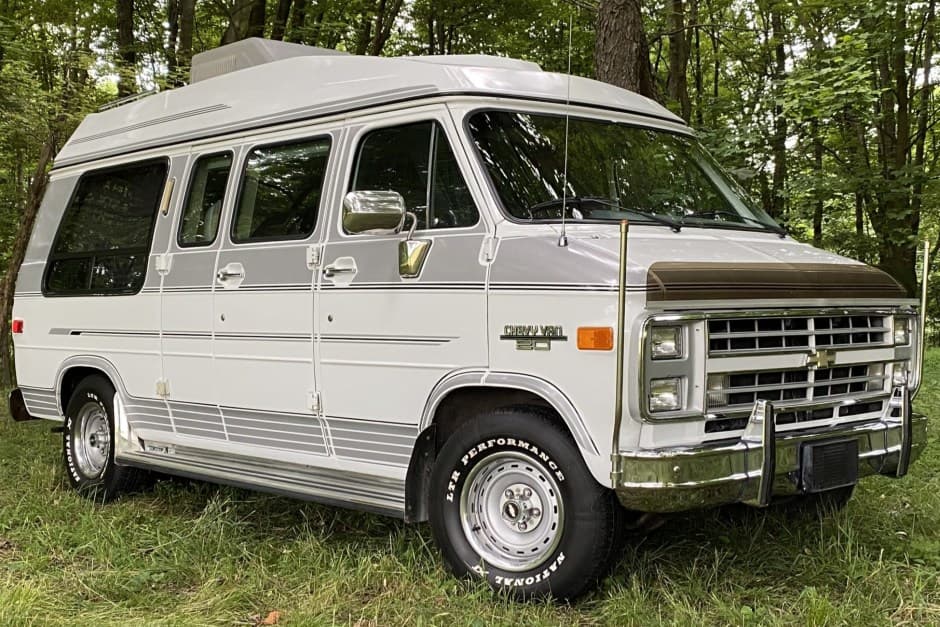 1990 Chevrolet G-Series Van sold for $21,500