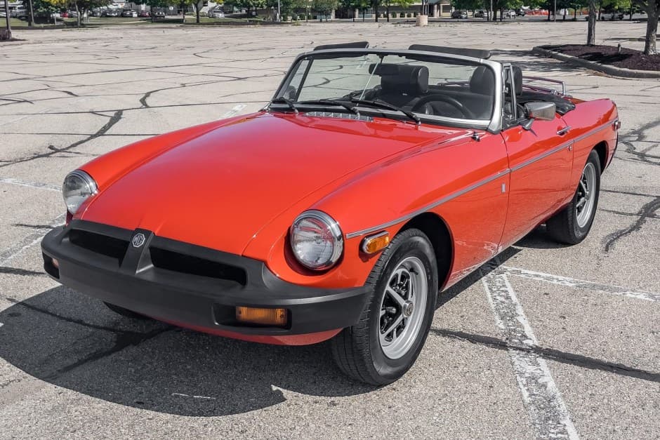 1976 MG MGB sold for $7,200