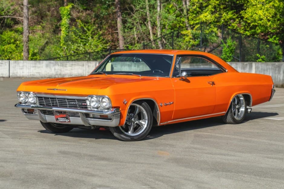 1965 Chevrolet Impala sold for $23,250