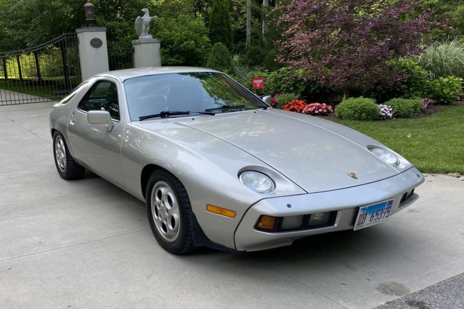 1981 Porsche 928 sold for $11,027