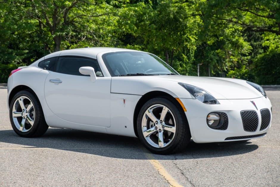 2009 Pontiac Solstice sold for $34,000