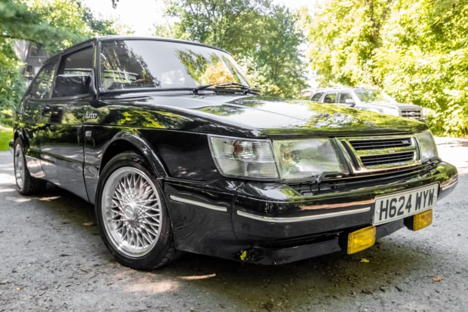 1990 Saab 900 sold for $15,250