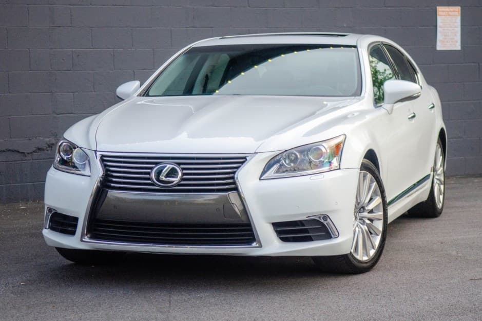 2013 Lexus LS Sedan sold for $30,000