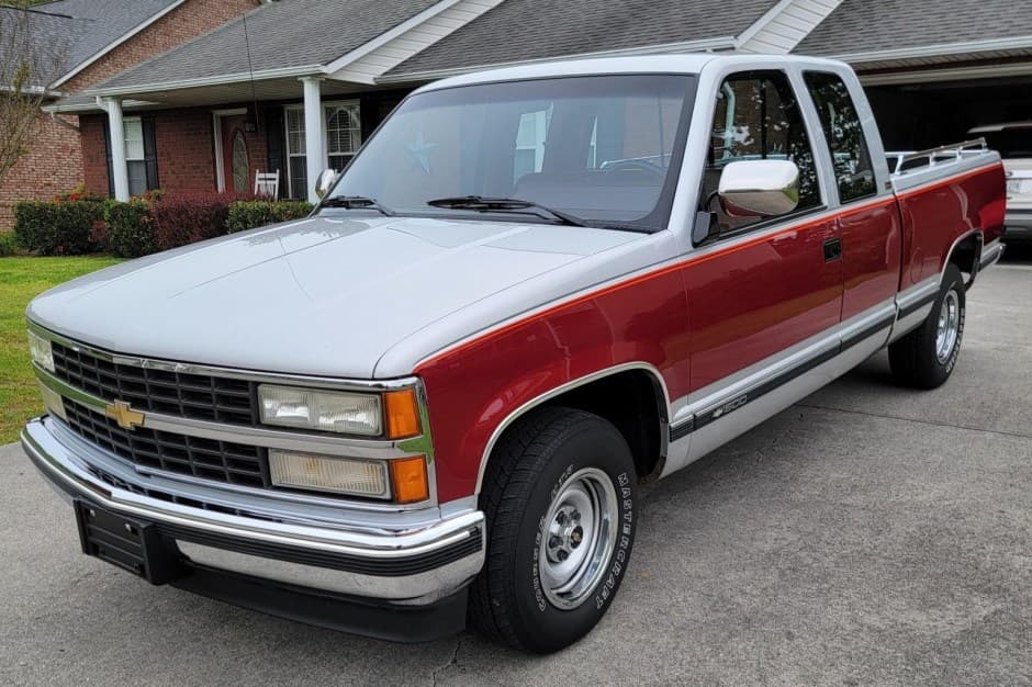 1991 Chevrolet C/K GMT400 (1988-2002) sold for $10,000