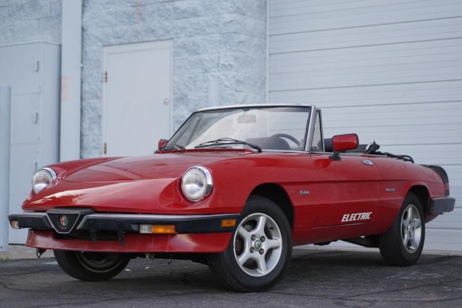 1987 Alfa Romeo 105/115 Spider Series 3 sold for $9,222