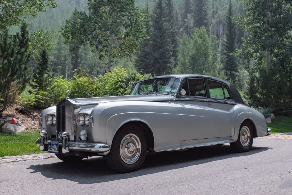 1964 Rolls-Royce Silver Cloud & Phantom V sold for $46,000