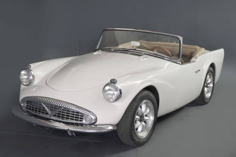 1963 Daimler SP250 sold for $31,500