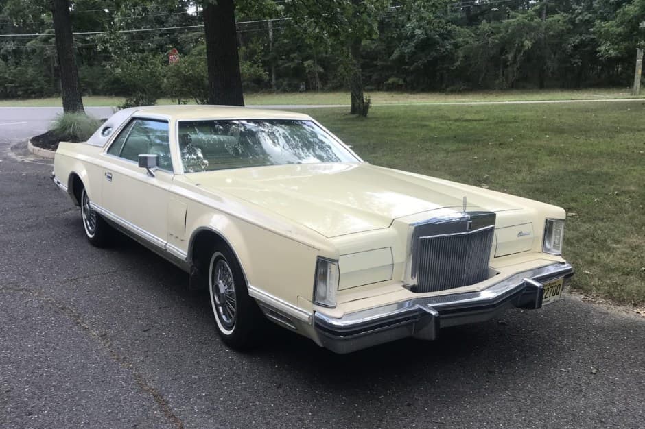 1978 Lincoln Continental Mark V (1977-1979) sold for $3,850