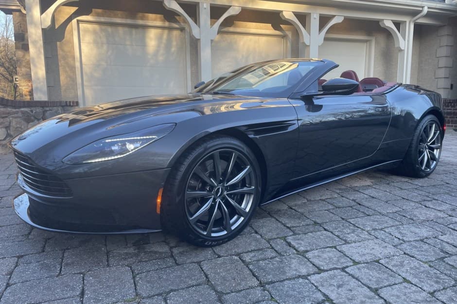 2019 Aston Martin DB11 sold for $113,000