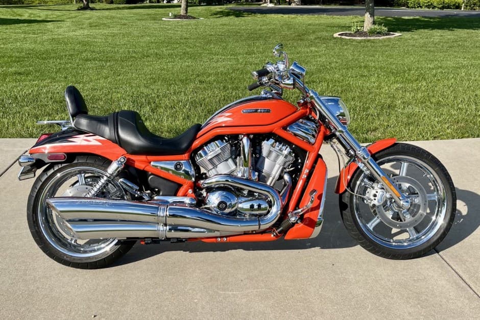 2005 Harley-Davidson V-Rod sold for $16,100