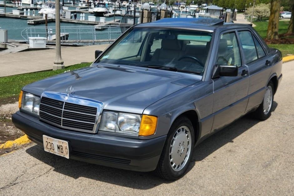 1991 Mercedes-Benz W201 190 sold for $5,850