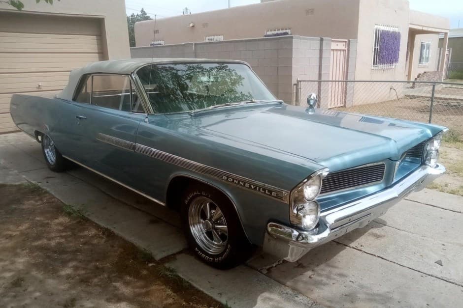 1963 Pontiac Bonneville sold for $15,000