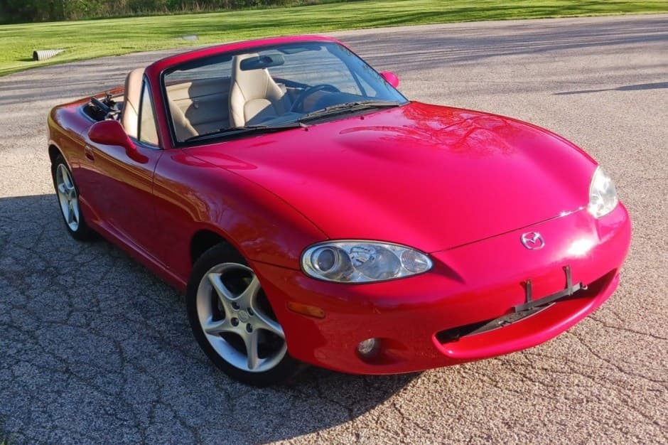 2001 Mazda NB MX-5 Miata sold for $11,000