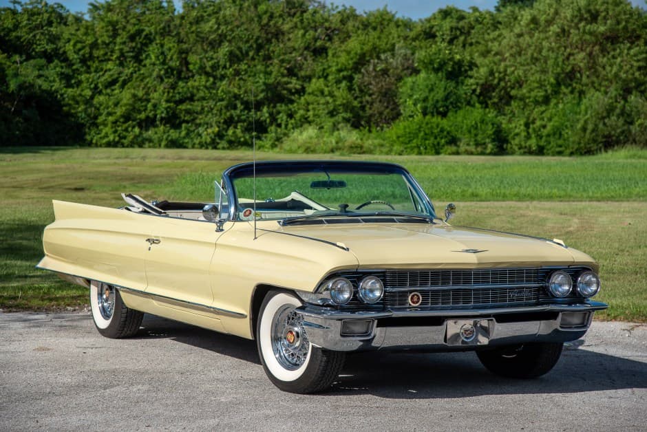1962 Cadillac Series 62 sold for $29,000