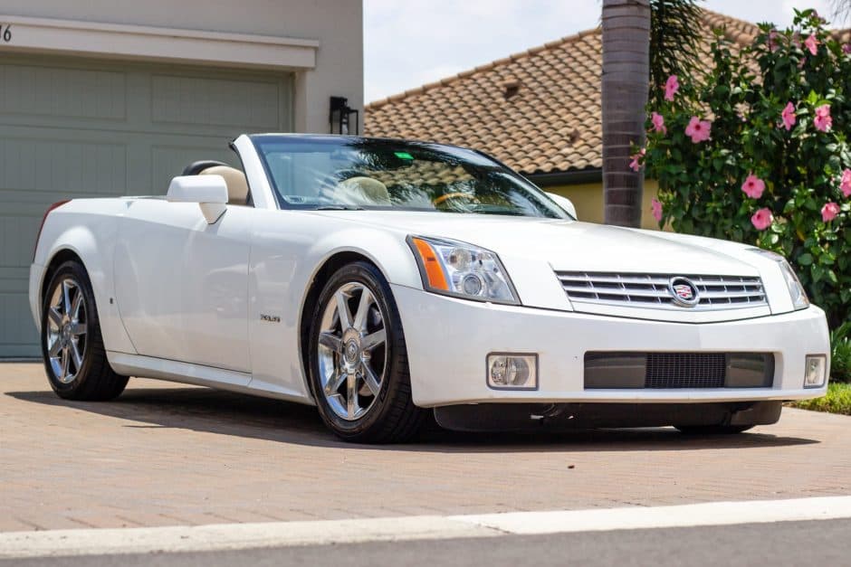 2008 Cadillac XLR sold for $30,500