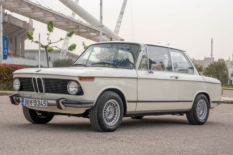 1974 BMW 2002 sold for $15,018