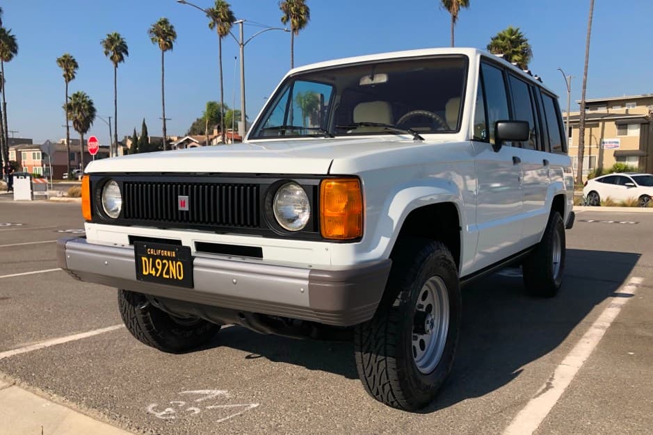 1990 Isuzu Trooper sold for $10,250