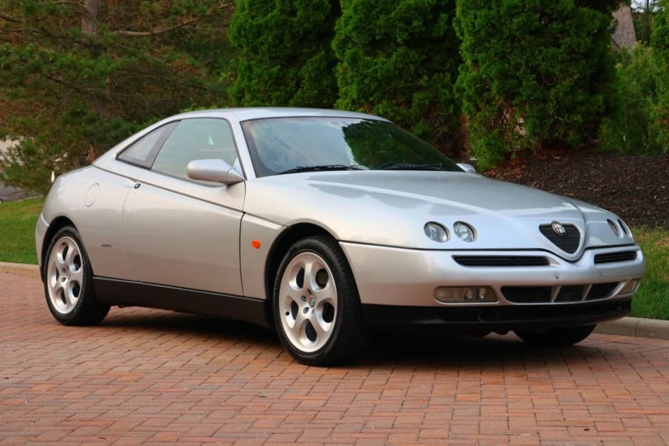 1996 Alfa Romeo GTV & Spider (Type 916) sold for $10,000