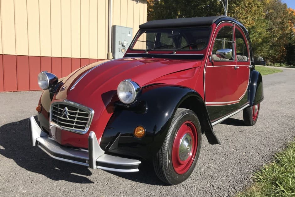 1982 Citroen 2CV sold for $15,325