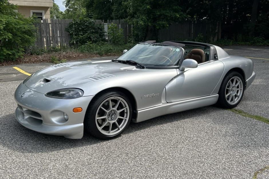 1999 Dodge Viper SR II (1996-2002) sold for $39,256
