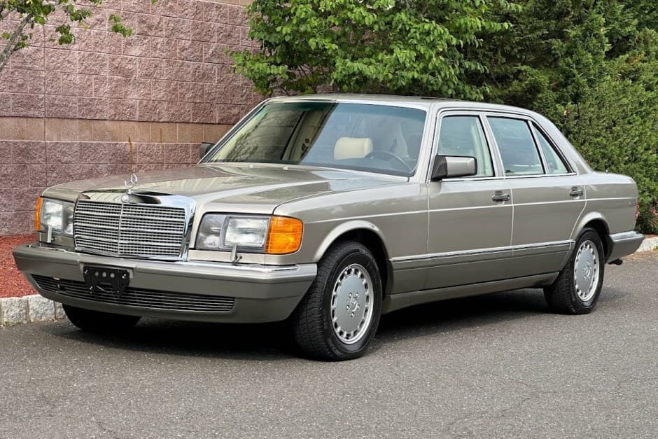1990 Mercedes-Benz W126 S-Class sold for $50,000