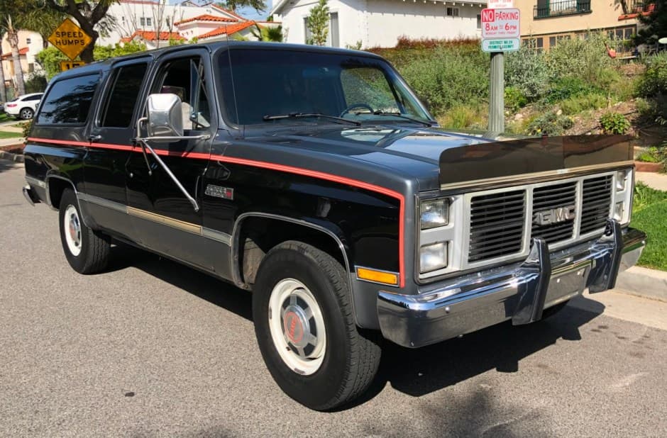 1988 GMC Suburban (1973-1991) sold for $6,950