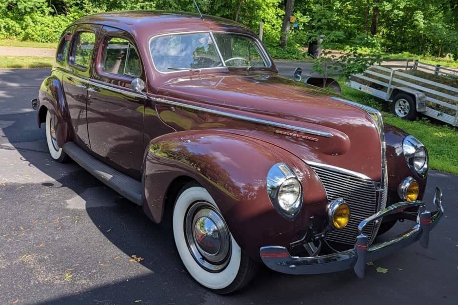 1940 Mercury Eight sold for $9,500