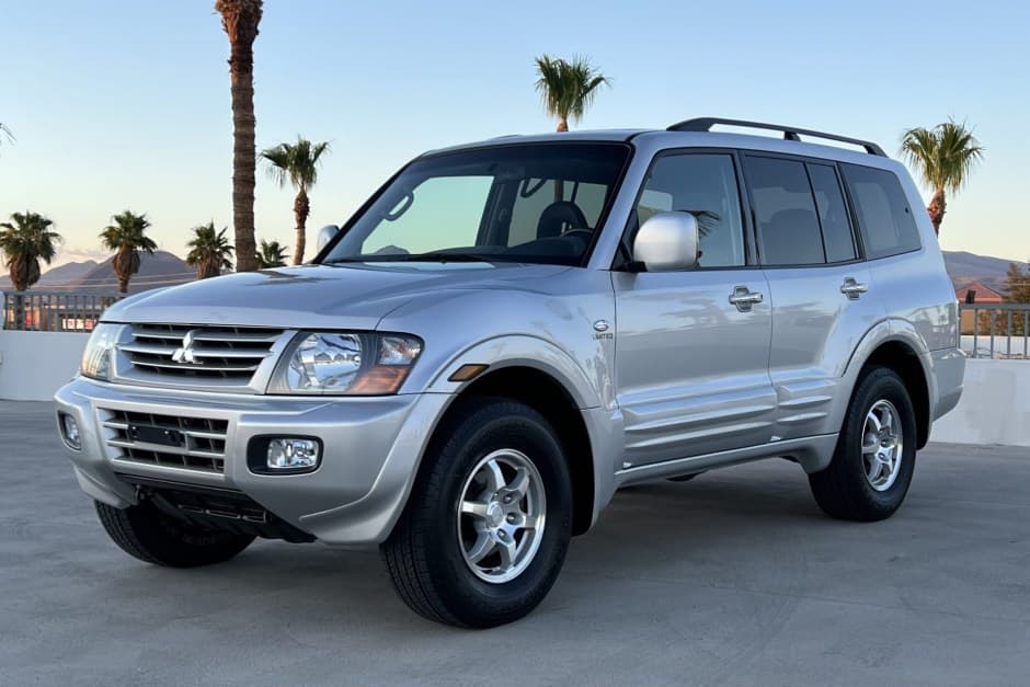 2002 Mitsubishi Pajero & Montero sold for $17,500