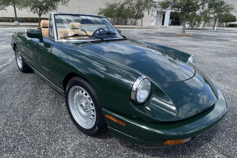 1992 Alfa Romeo 105/115 Spider Series 4 sold for $28,000