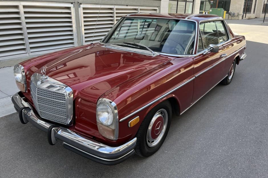 1973 Mercedes-Benz W114 & W115 sold for $7,300