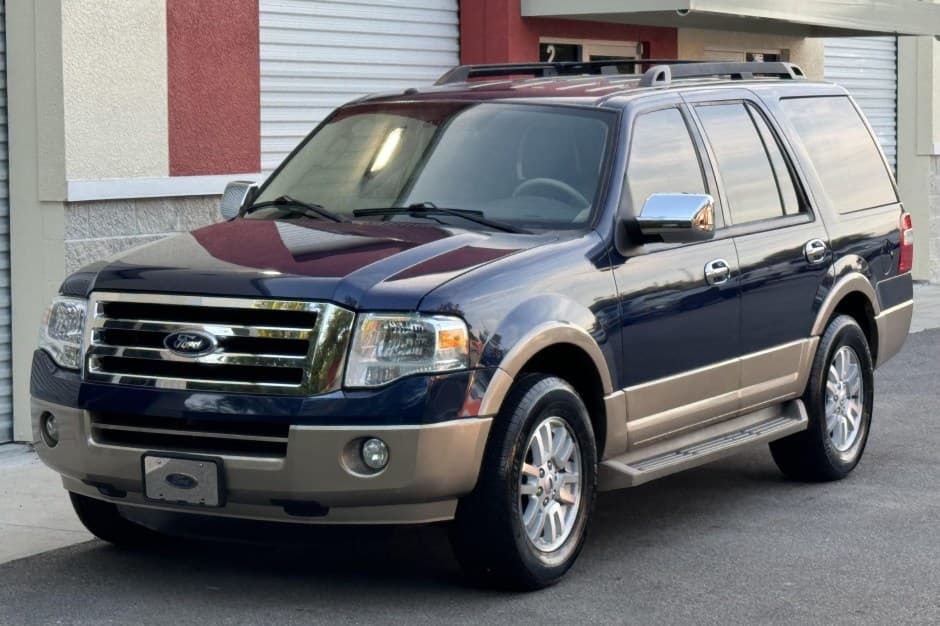 2012 Ford Expedition sold for $13,900
