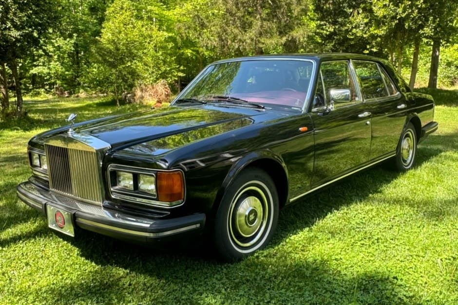 1982 Rolls-Royce SZ Silver Spirit & Silver Spur sold for $9,000