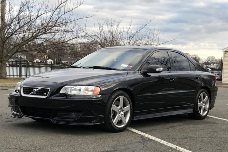 2007 Volvo S60R sold for $10,099