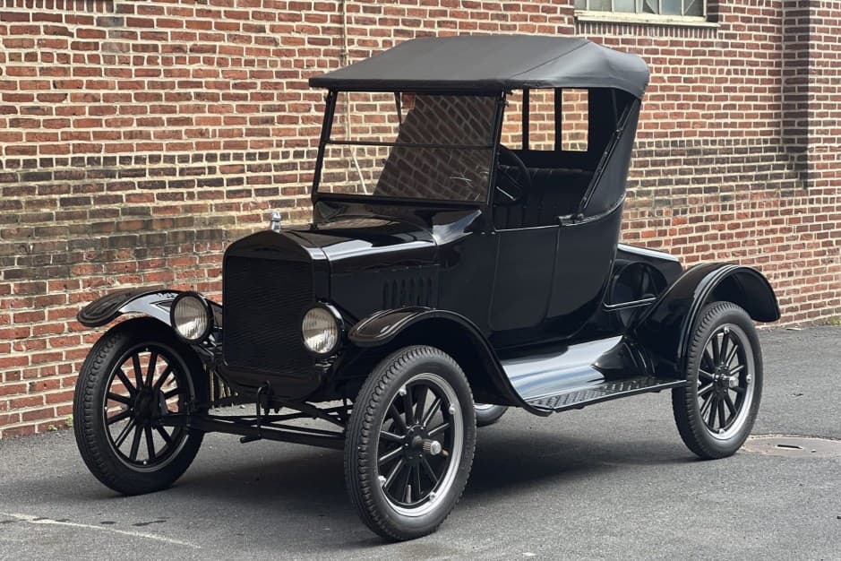 1924 Ford  sold for $8,600