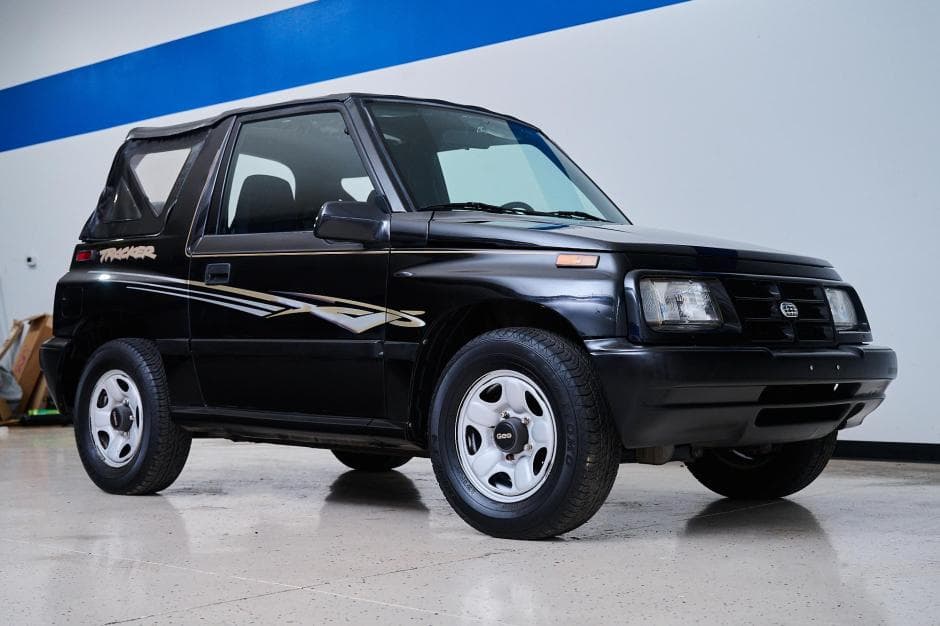 1996 Geo Tracker/Suzuki Sidekick sold for $5,300