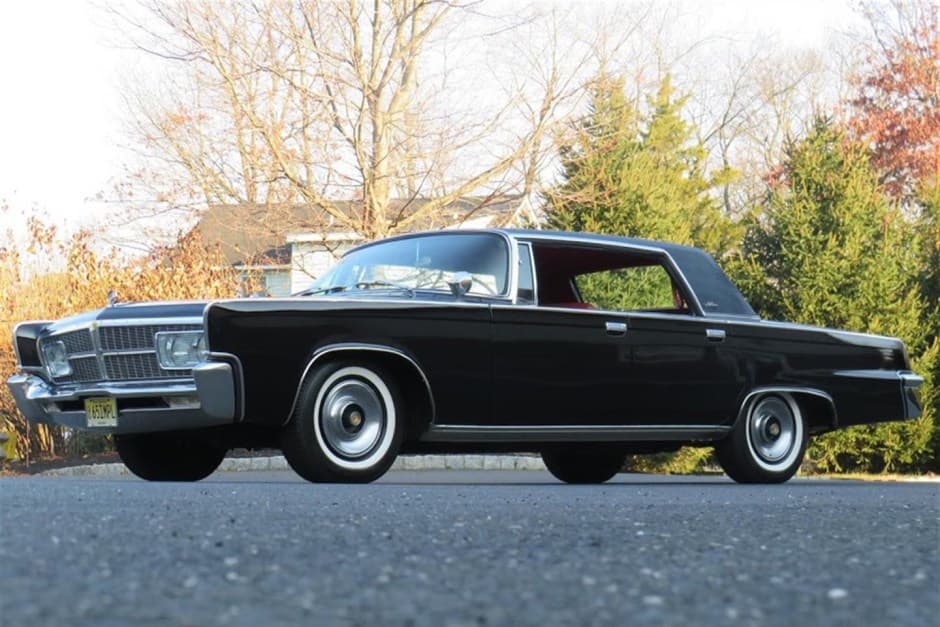 1965 Chrysler Imperial sold for $31,250