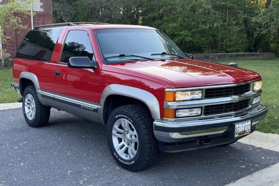 1998 Chevrolet Tahoe GMT400 sold for $27,500