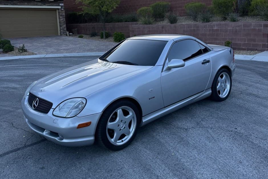 2000 Mercedes-Benz SLK-Class sold for $11,300