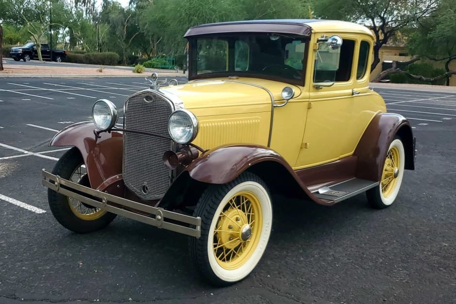 1930 Ford  sold for $15,250