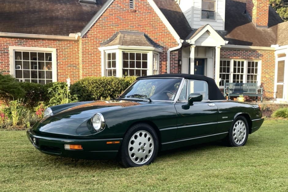 1993 Alfa Romeo 105/115 Spider Series 4 sold for $27,250