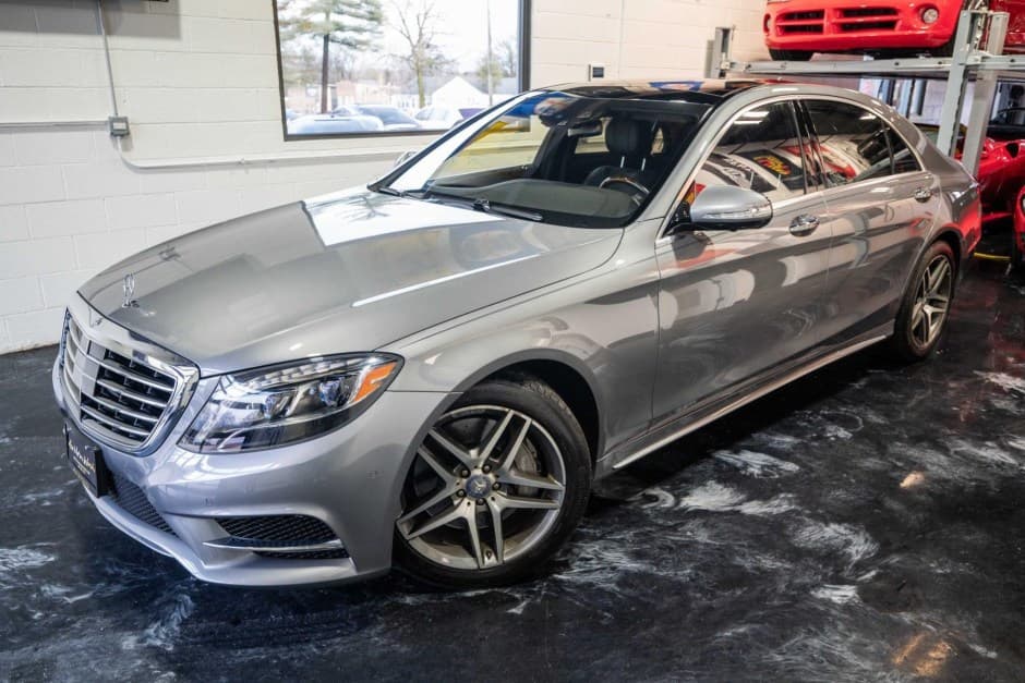 2015 Mercedes-Benz W222 S-Class sold for $30,000