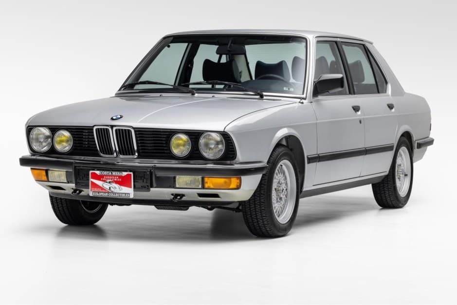 1982 BMW E28 5-Series sold for $23,000