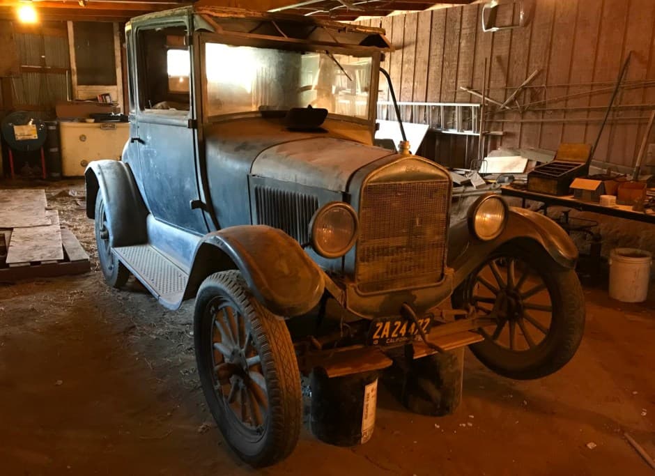 1926 Ford  sold for $6,100