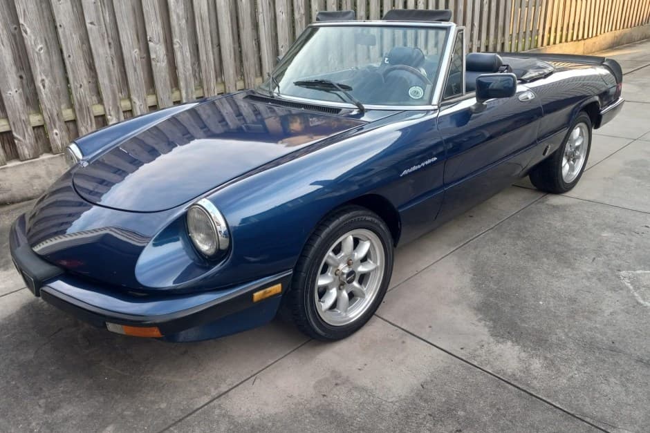 1983 Alfa Romeo 105/115 Spider Series 3 sold for $9,200