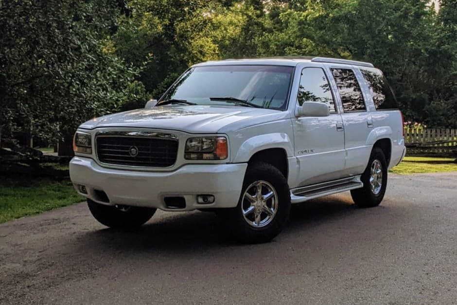 1999 Cadillac Escalade GMT400 (1999-2000) sold for $18,250