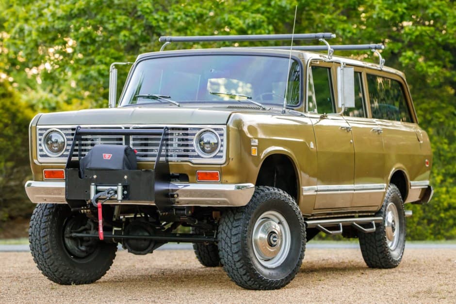 1973 International Harvester Travelall sold for $46,250